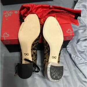 Women shoe , size 10 , brand new , never worn